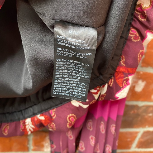 White House Black Market Medium Patchwork Boho Multi Print Flare Sleeve Top - Picture 6 of 9